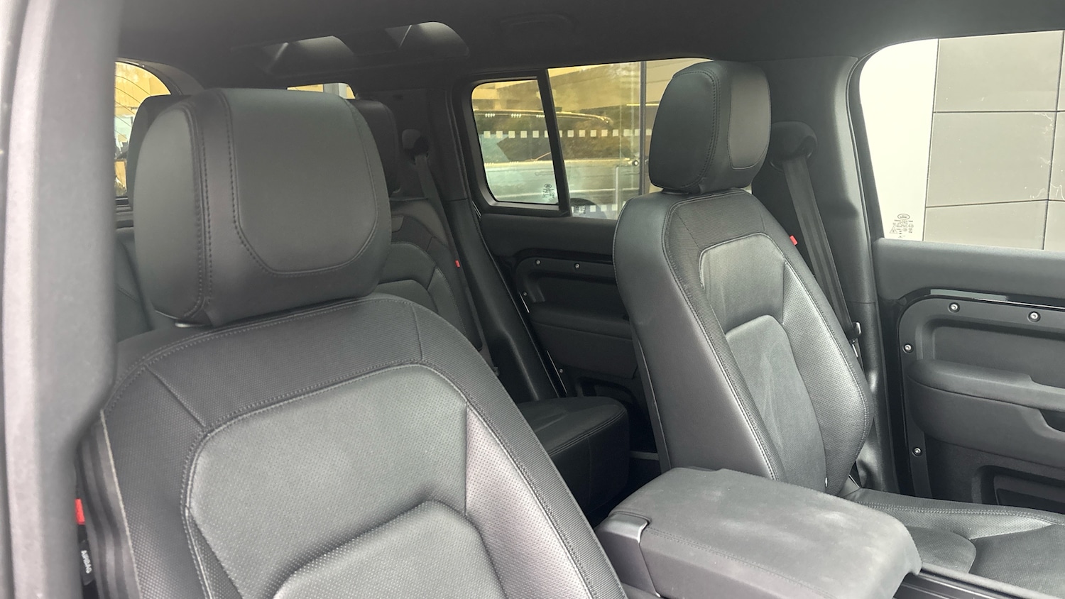 Used Land Rover Defender 2023 for sale - 76554124: Photo 31