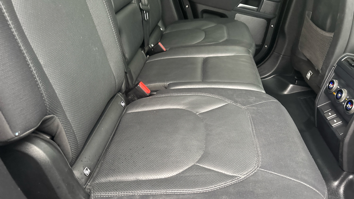 Used Land Rover Defender 2023 for sale - 76554124: Photo 34