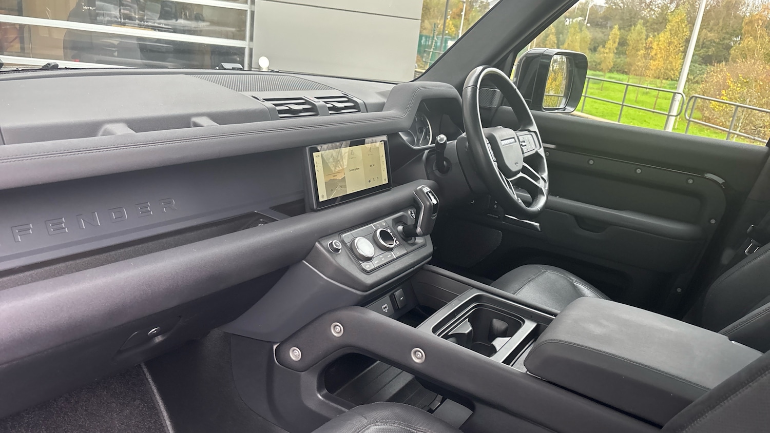 Used Land Rover Defender 2023 for sale - 76554124: Photo 40