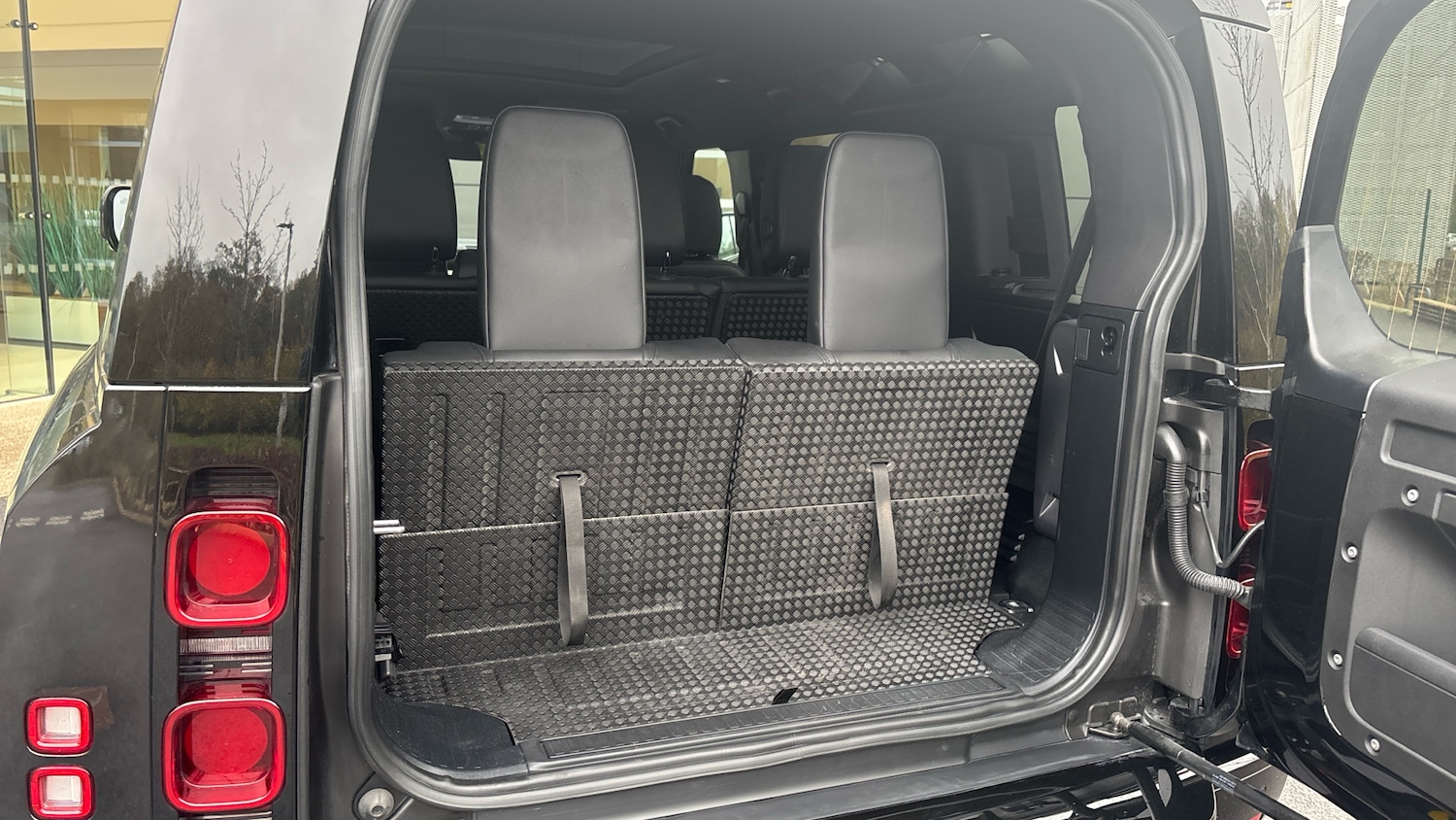 Used Land Rover Defender 2023 for sale - 76554124: Photo 46