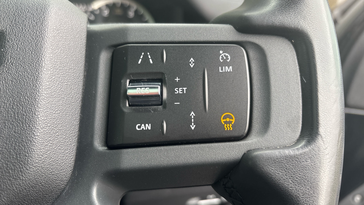 Used Land Rover Defender 2023 for sale - 76554124: Photo 47