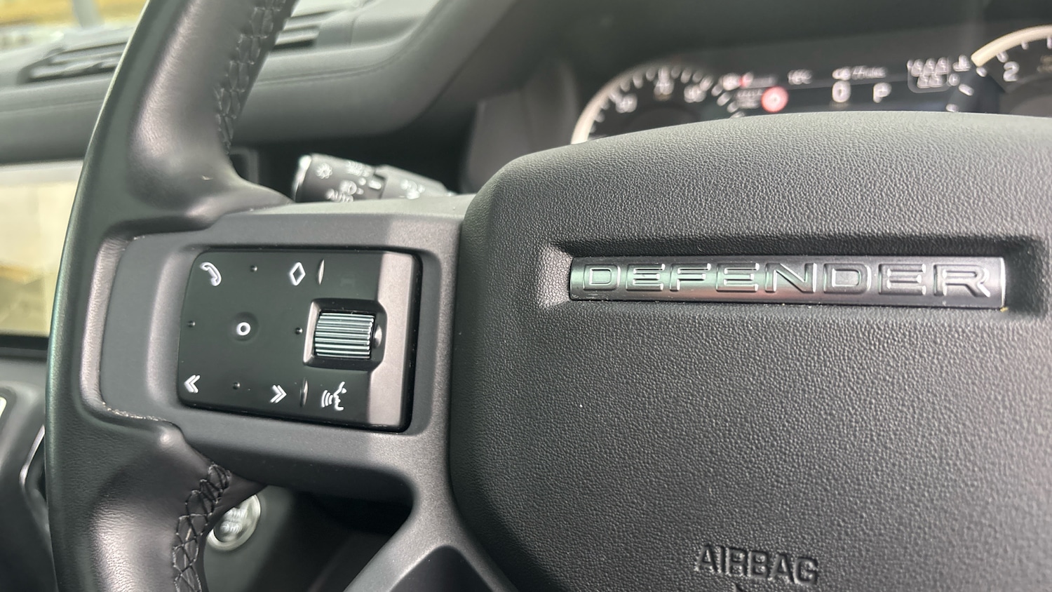 Used Land Rover Defender 2023 for sale - 76554124: Photo 48