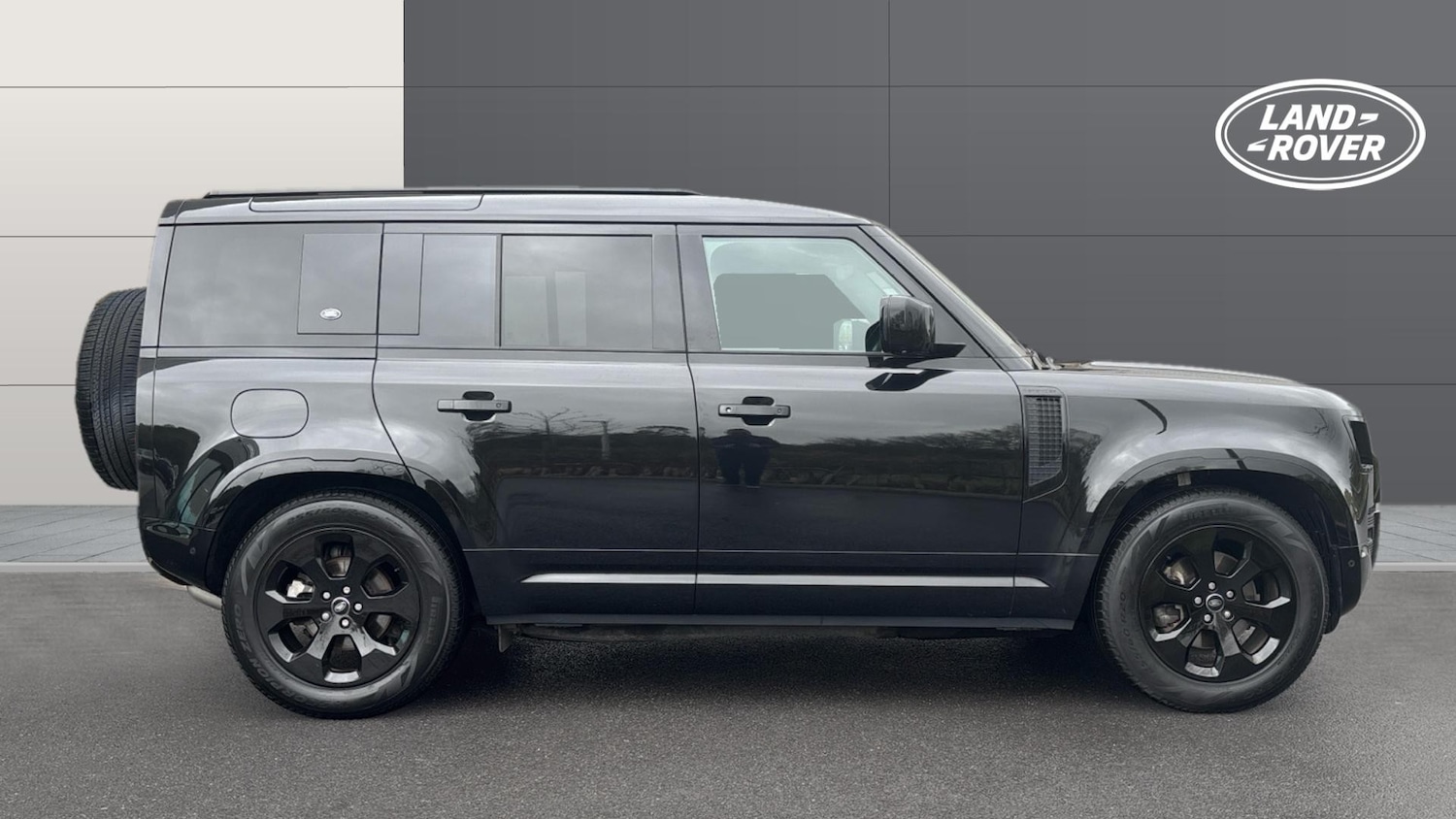 Used Land Rover Defender 2023 for sale - 76554124: Photo 5