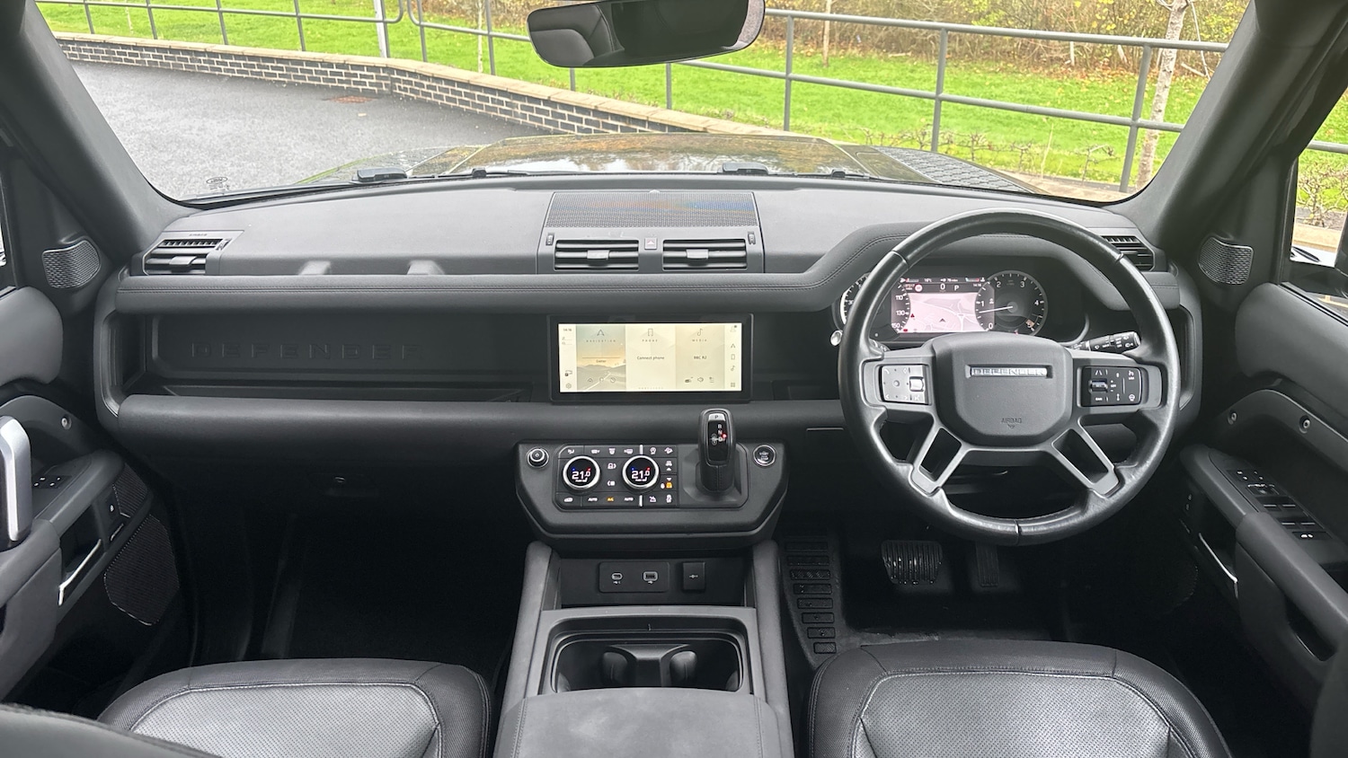 Used Land Rover Defender 2023 for sale - 76554124: Photo 9