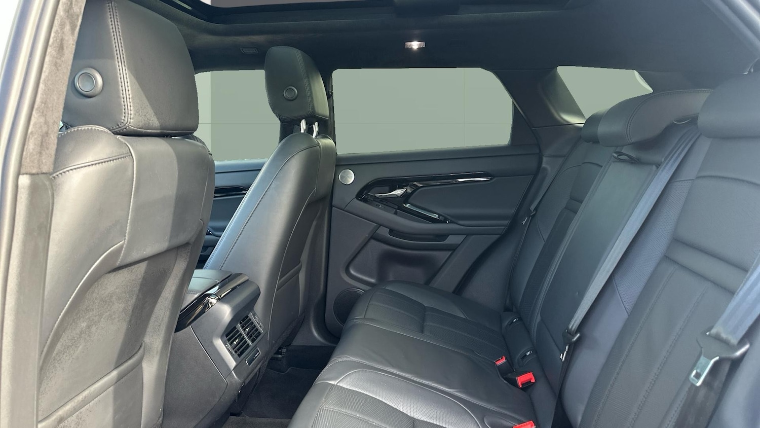 Used Land Rover Range Rover Evoque 2025 for sale - 77813284: Photo 4