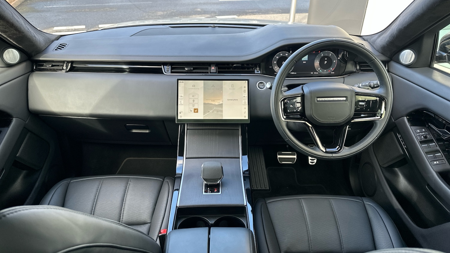 Used Land Rover Range Rover Evoque 2025 for sale - 77813284: Photo 9