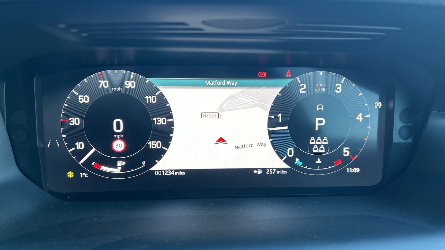 Used Land Rover Discovery Sport 2025 for sale - 78064323: Photo 16