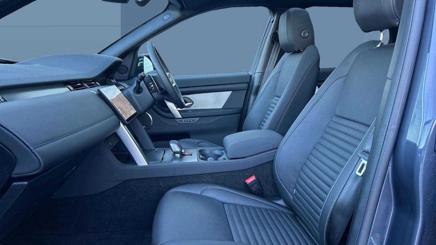 Used Land Rover Discovery Sport 2025 for sale - 78064323: Photo 3