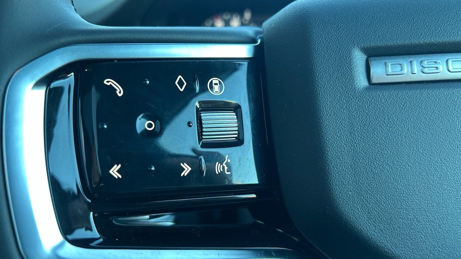 Used Land Rover Discovery Sport 2025 for sale - 78064323: Photo 64