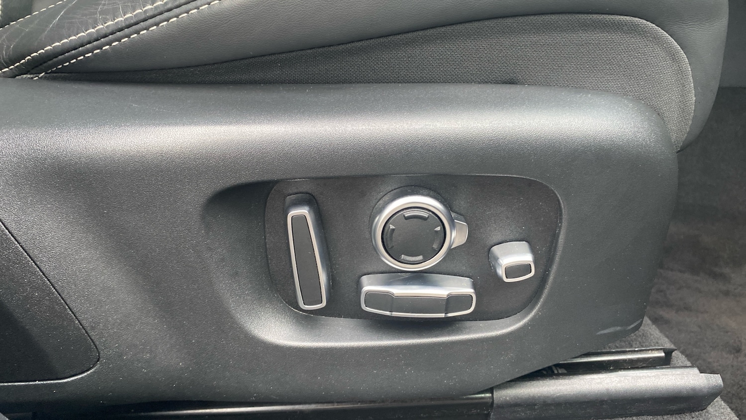 Used Land Rover Range Rover Velar 2021 for sale - 77813283: Photo 30