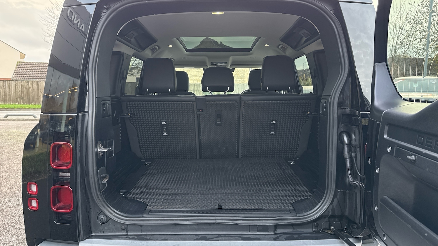 Used Land Rover Defender 2024 for sale - 77578709: Photo 10