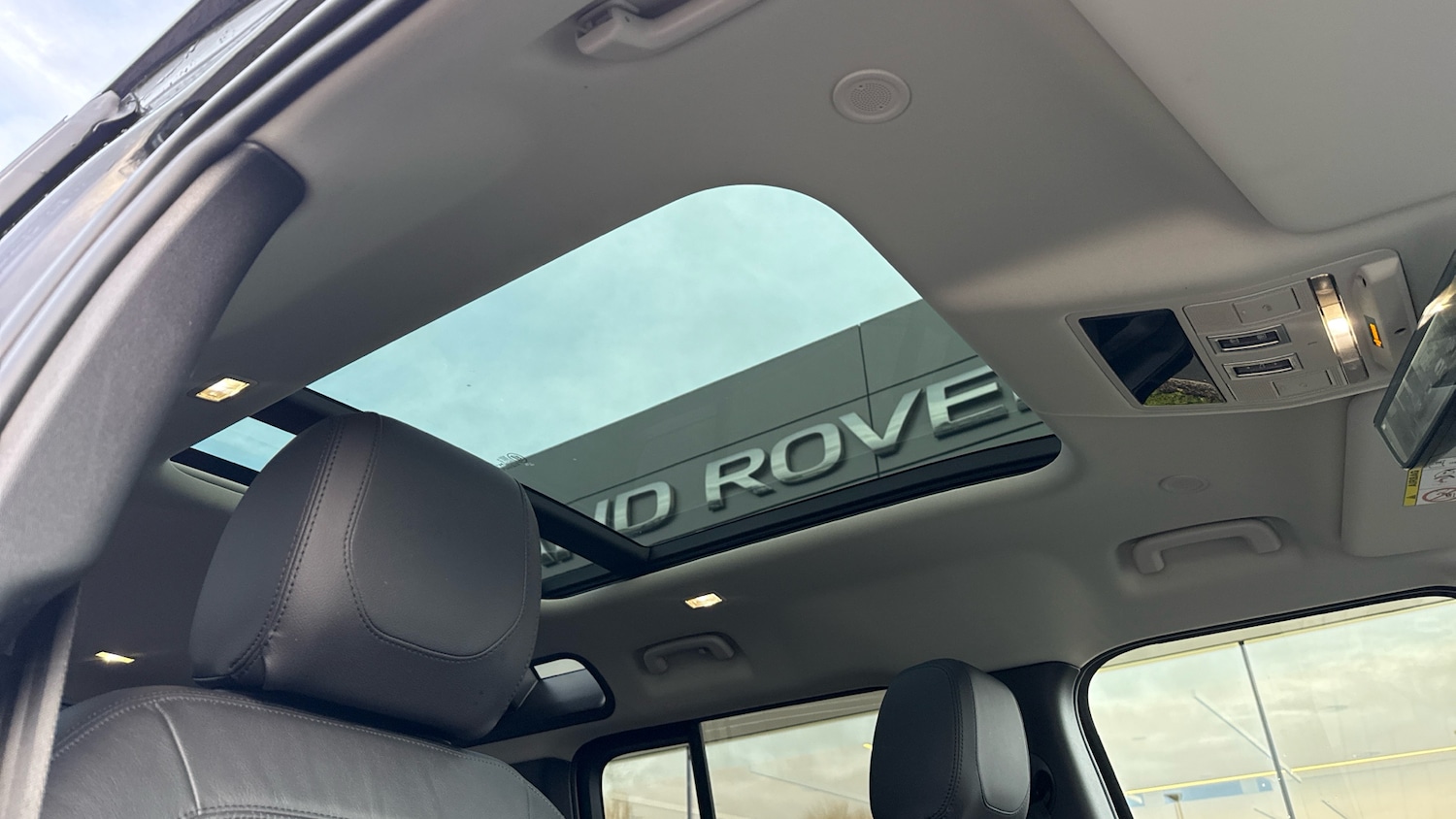 Used Land Rover Defender 2024 for sale - 77578709: Photo 21