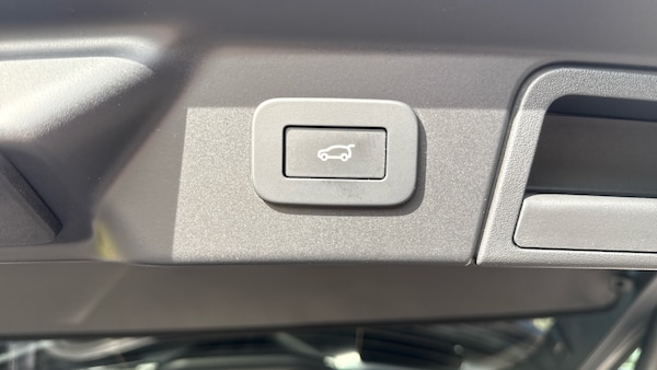 Used Land Rover Range Rover Velar 2024 for sale - 76220677: Photo 25