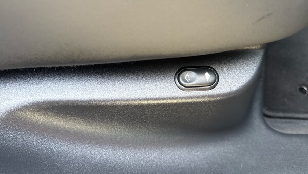 Used Land Rover Range Rover Velar 2024 for sale - 76220677: Photo 56