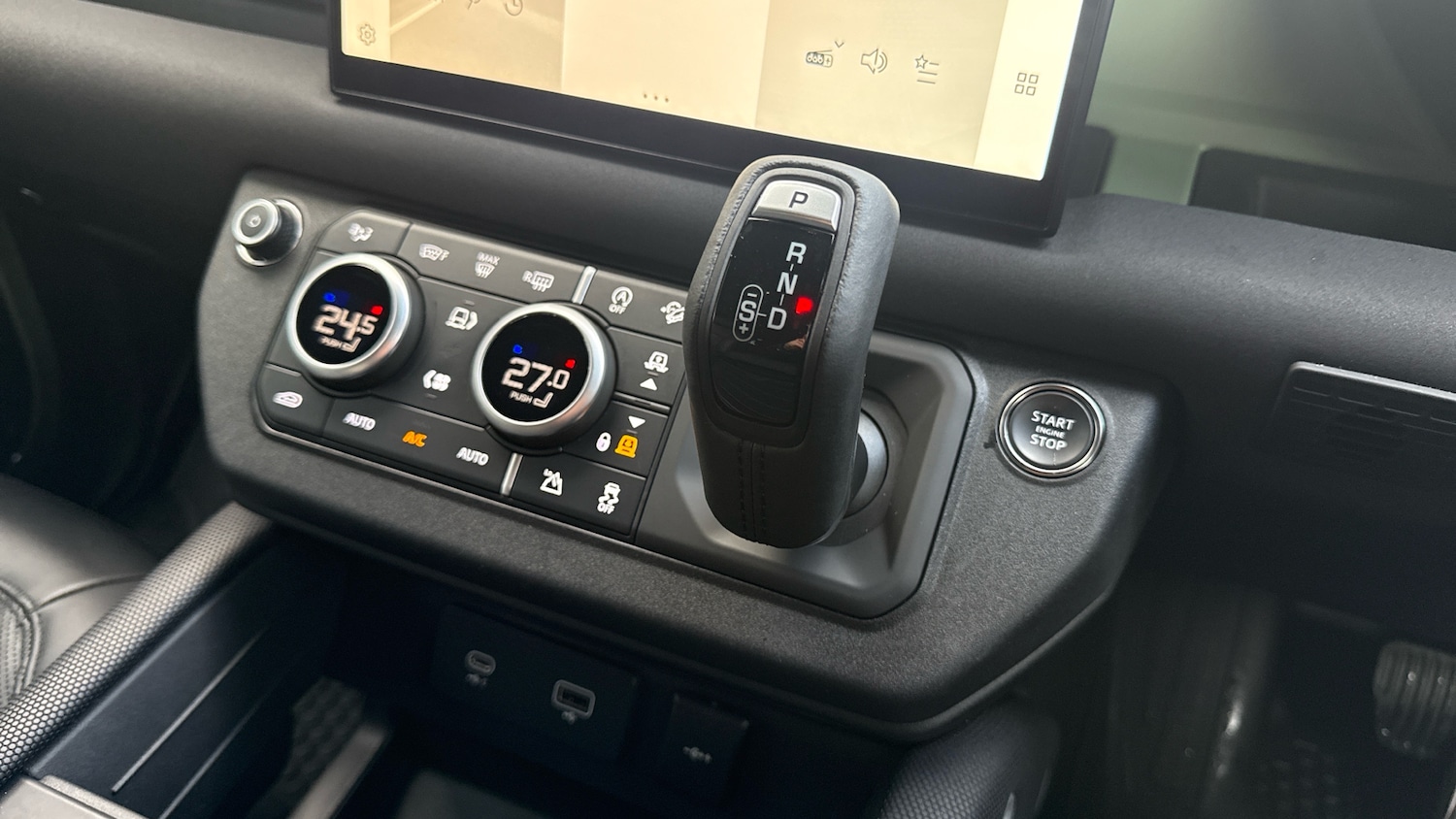 Used Land Rover Defender 2023 for sale - 76808033: Photo 13