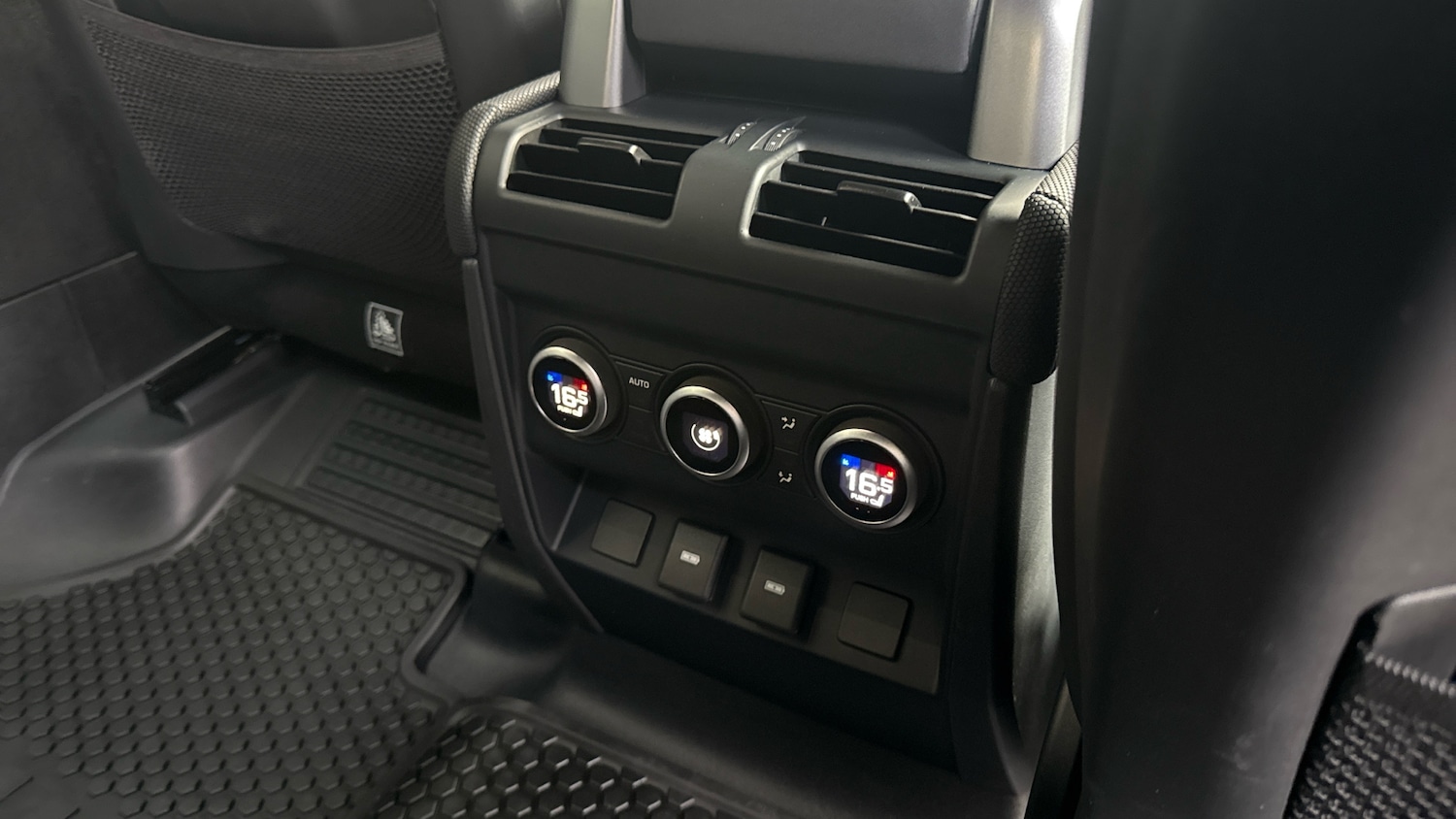 Used Land Rover Defender 2023 for sale - 76808033: Photo 18