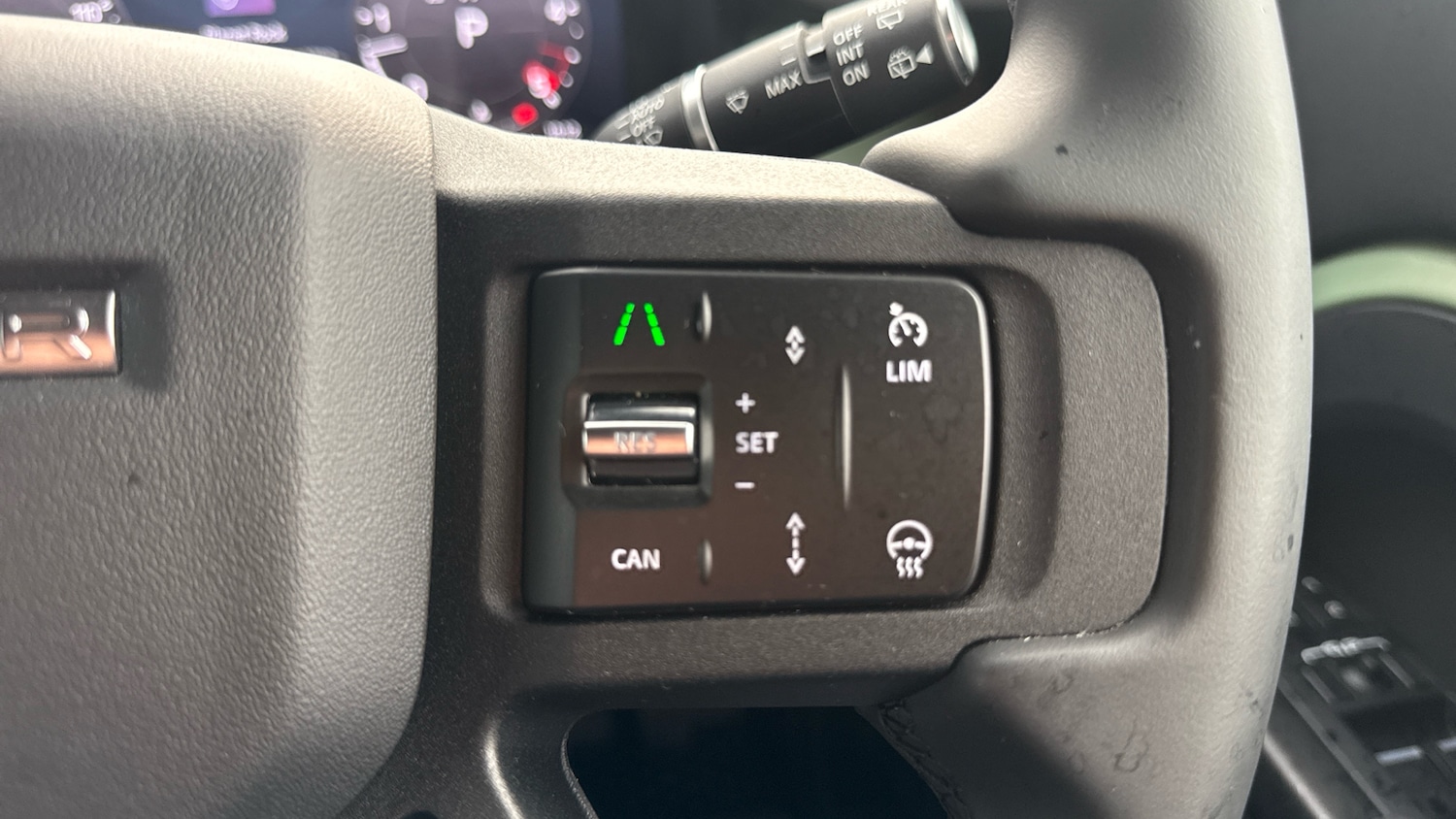 Used Land Rover Defender 2023 for sale - 76808033: Photo 35