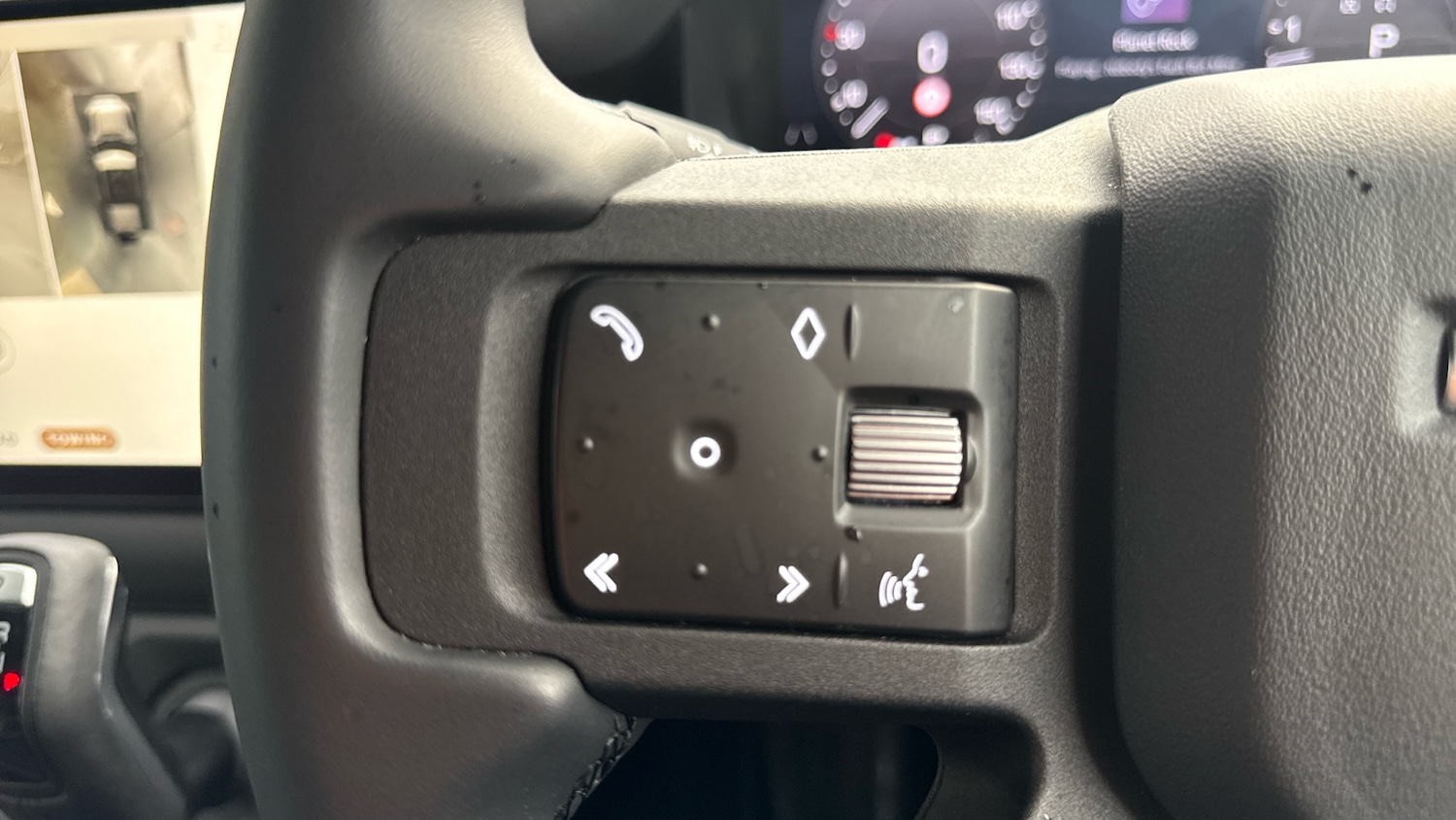 Used Land Rover Defender 2023 for sale - 76808033: Photo 36