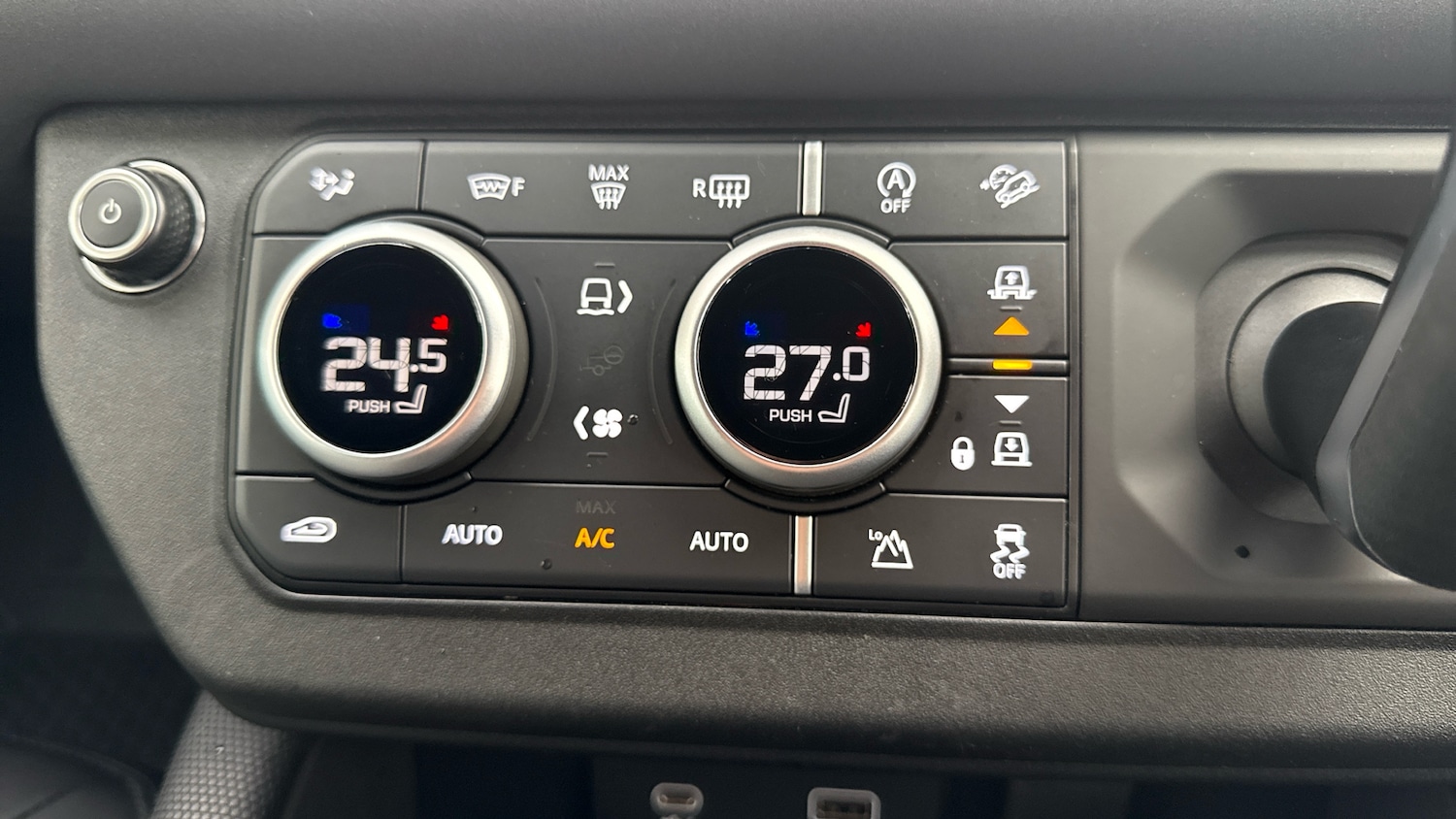 Used Land Rover Defender 2023 for sale - 76808033: Photo 41