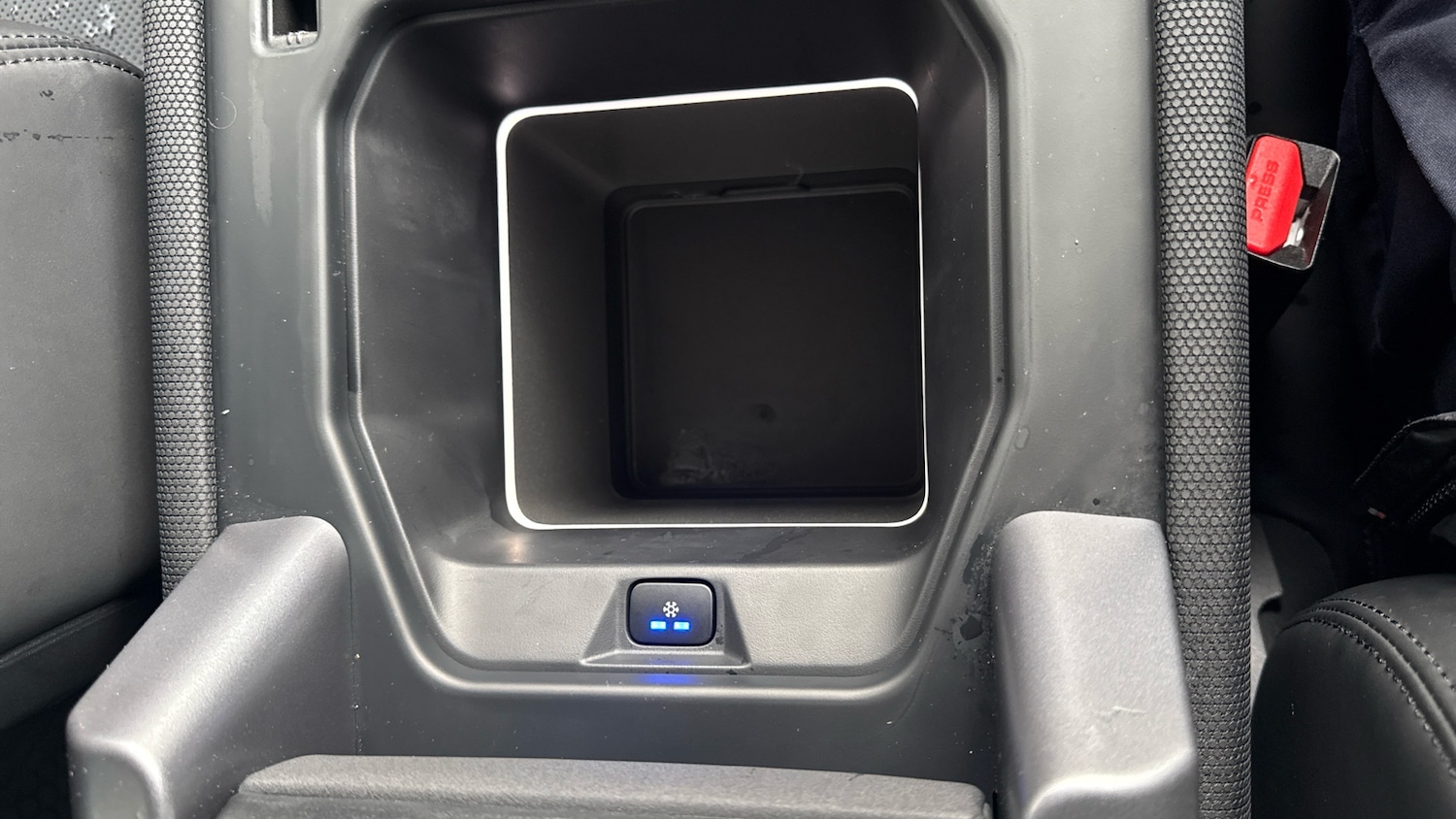 Used Land Rover Defender 2023 for sale - 76808033: Photo 57