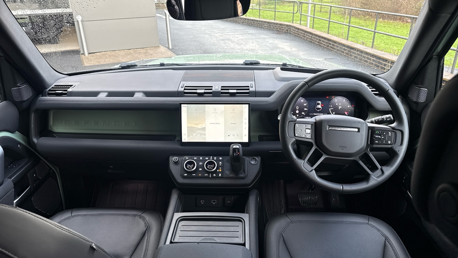 Used Land Rover Defender 2023 for sale - 76808033: Photo 9
