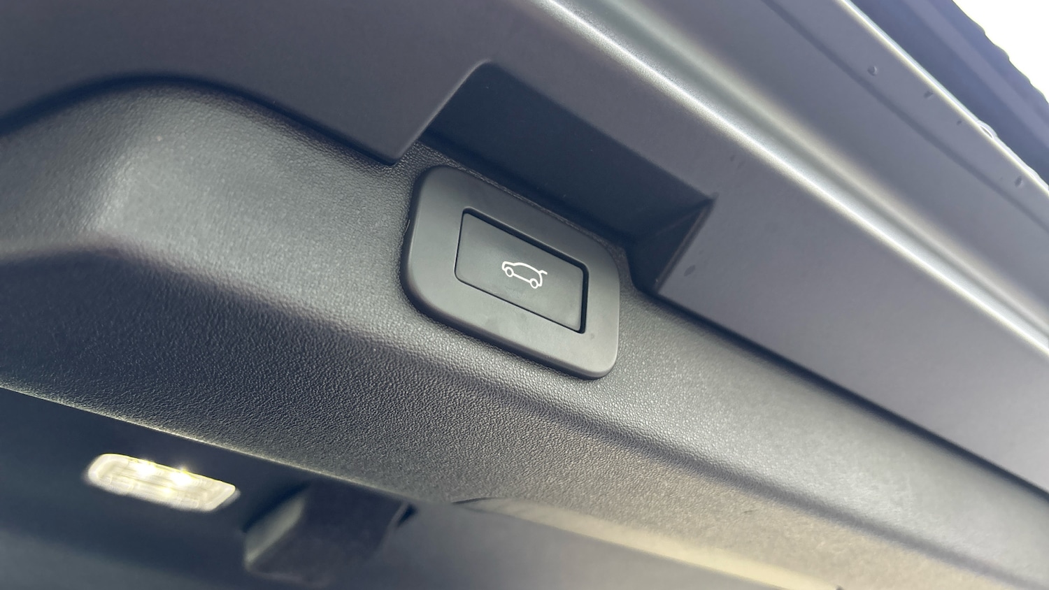 Used Land Rover Discovery 2024 for sale - 77007987: Photo 30