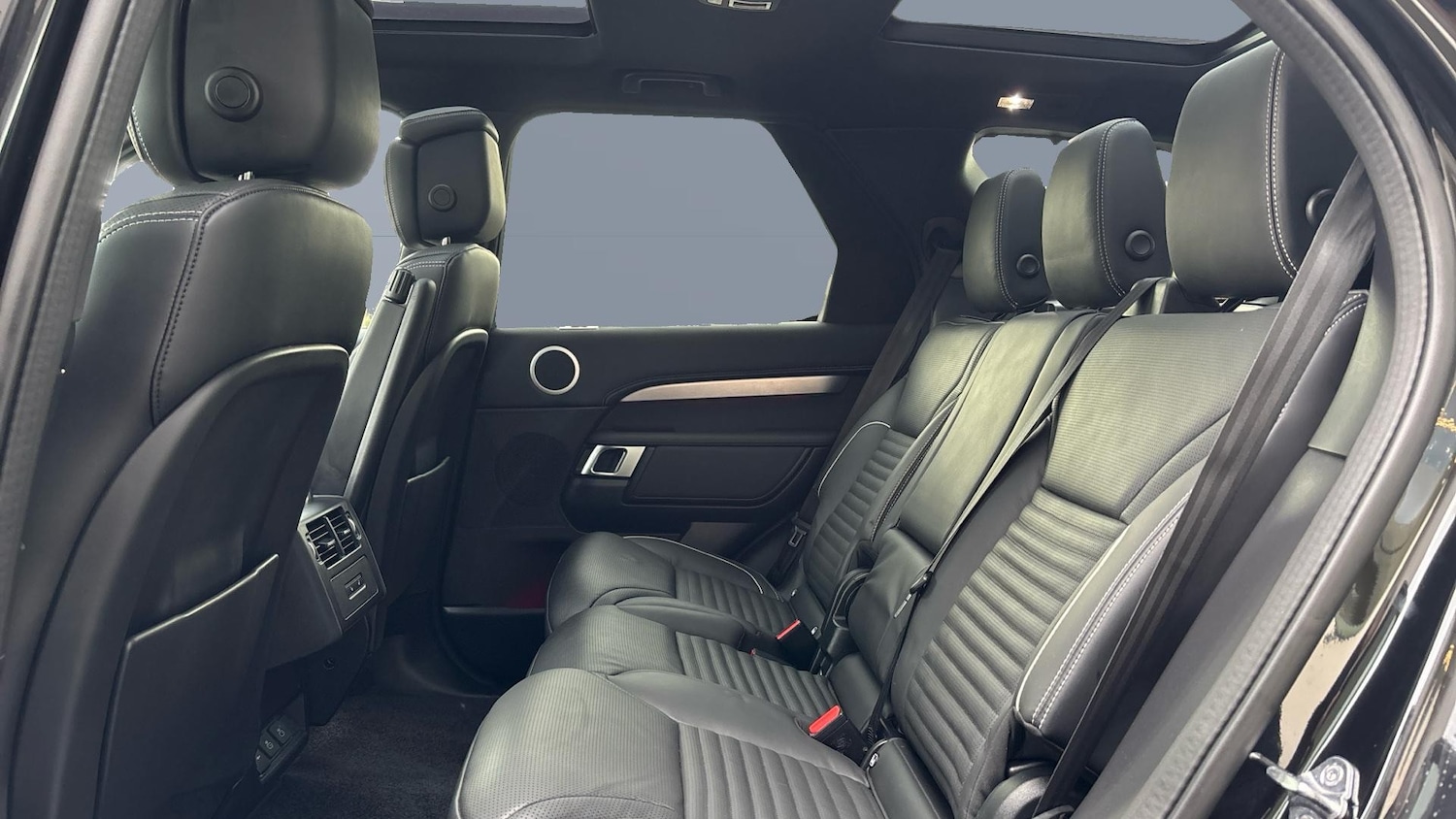 Used Land Rover Discovery 2024 for sale - 77007987: Photo 4