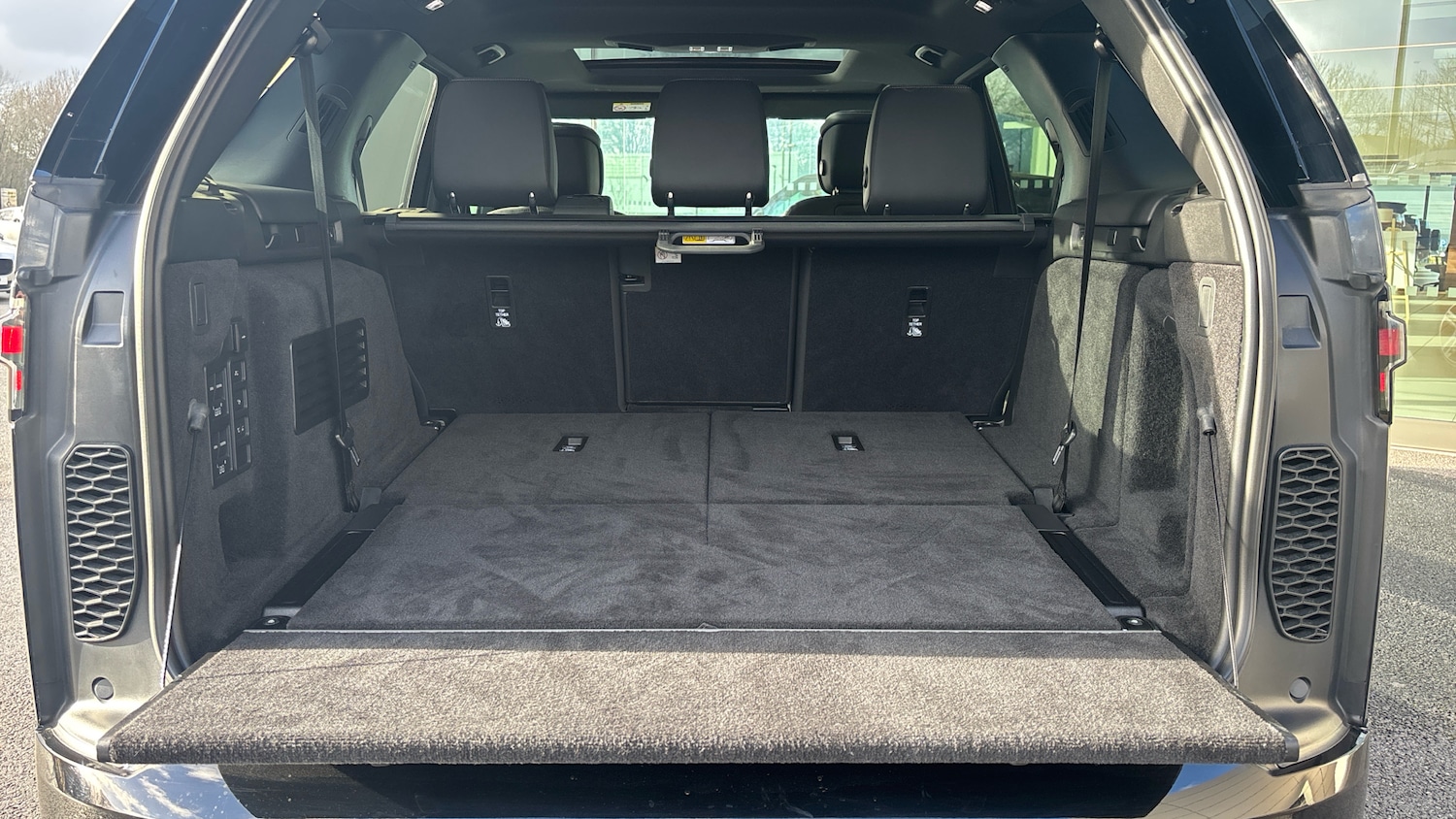 Used Land Rover Discovery 2023 for sale - 77763346: Photo 10