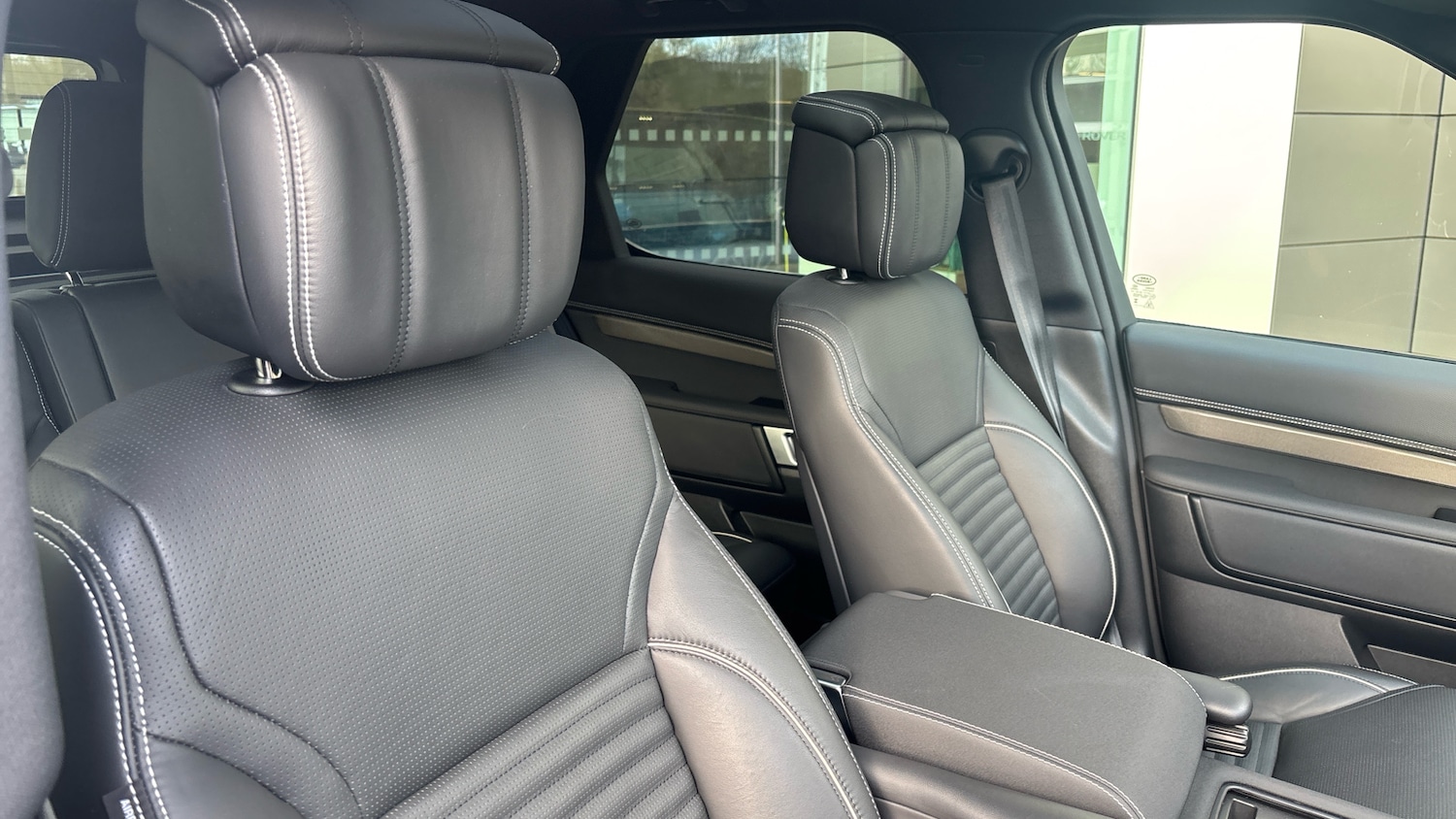 Used Land Rover Discovery 2023 for sale - 77763346: Photo 30