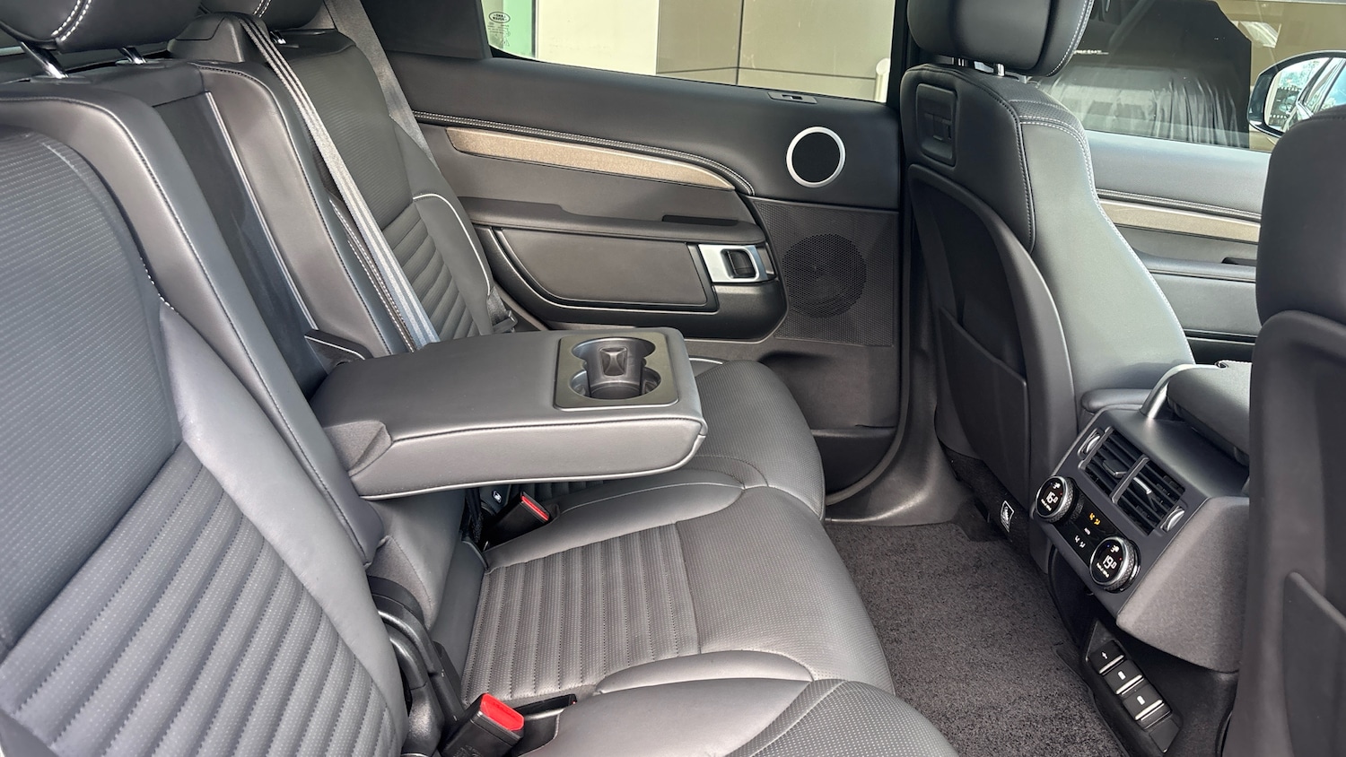 Used Land Rover Discovery 2023 for sale - 77763346: Photo 35