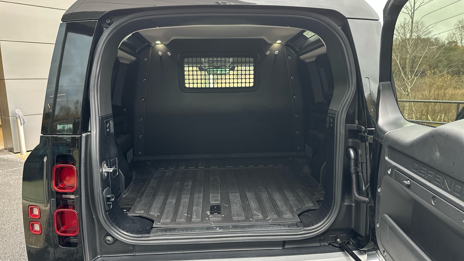 Used Land Rover Defender 2024 for sale - 77271260: Photo 10