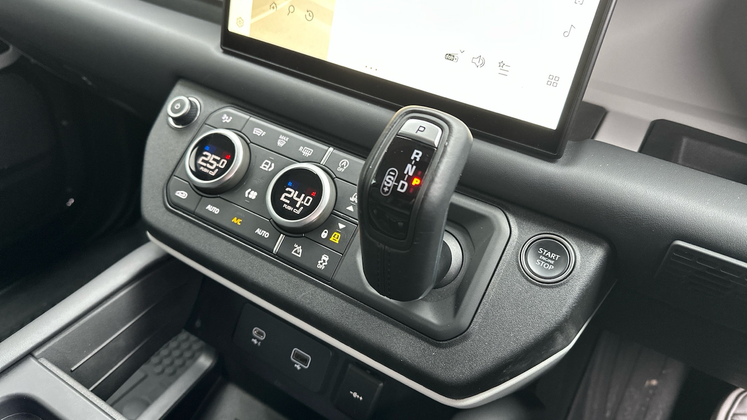 Used Land Rover Defender 2024 for sale - 77271260: Photo 13