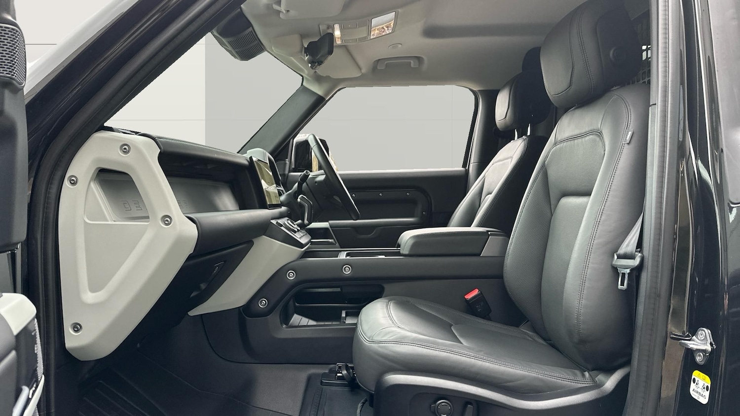 Used Land Rover Defender 2024 for sale - 77271260: Photo 3