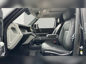 Used Land Rover Defender 2024 for sale - 77271260: Photo