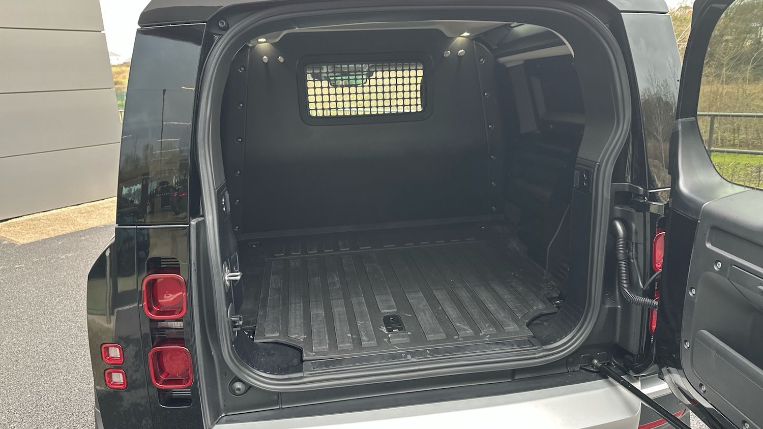 Used Land Rover Defender 2024 for sale - 77271260: Photo 40