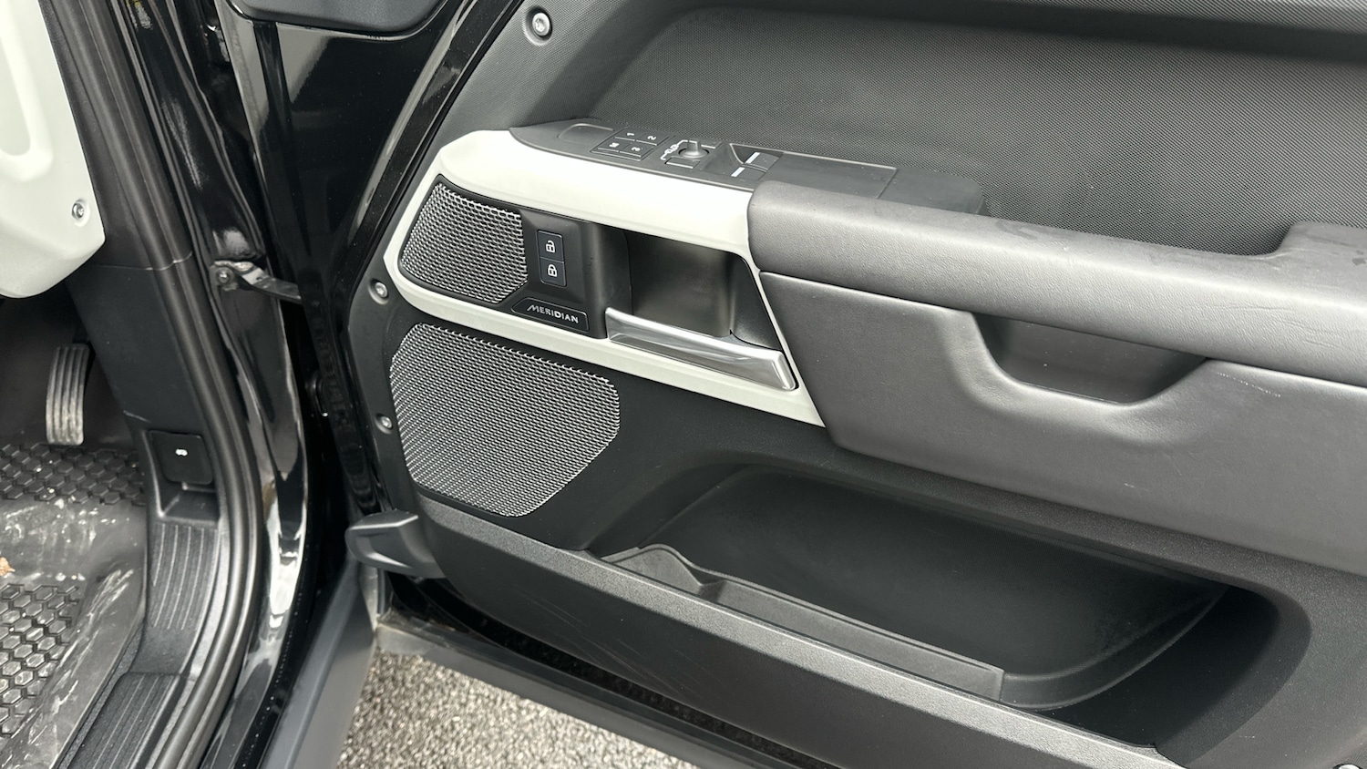 Used Land Rover Defender 2024 for sale - 77271260: Photo 47