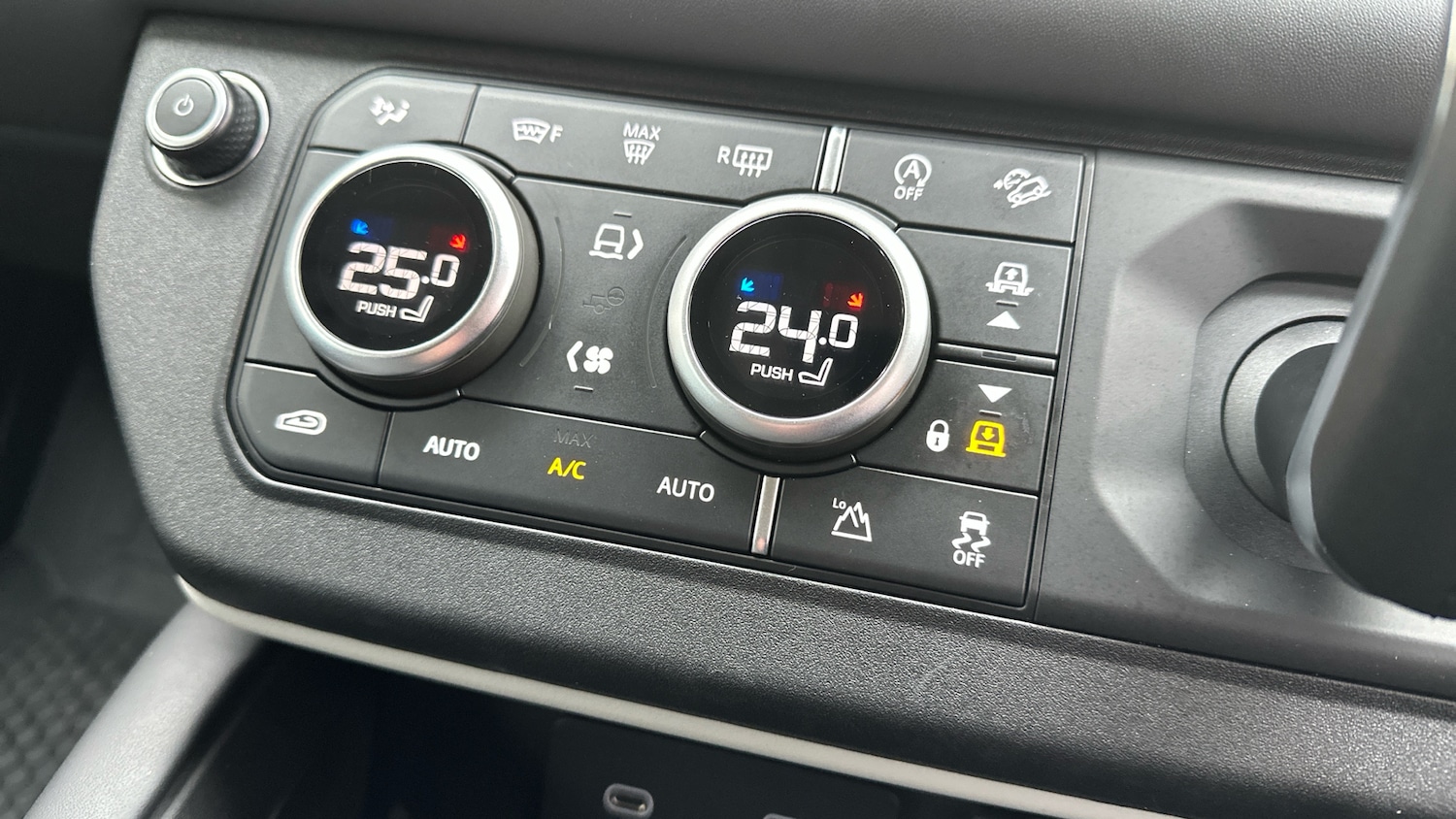 Used Land Rover Defender 2024 for sale - 77271260: Photo 57