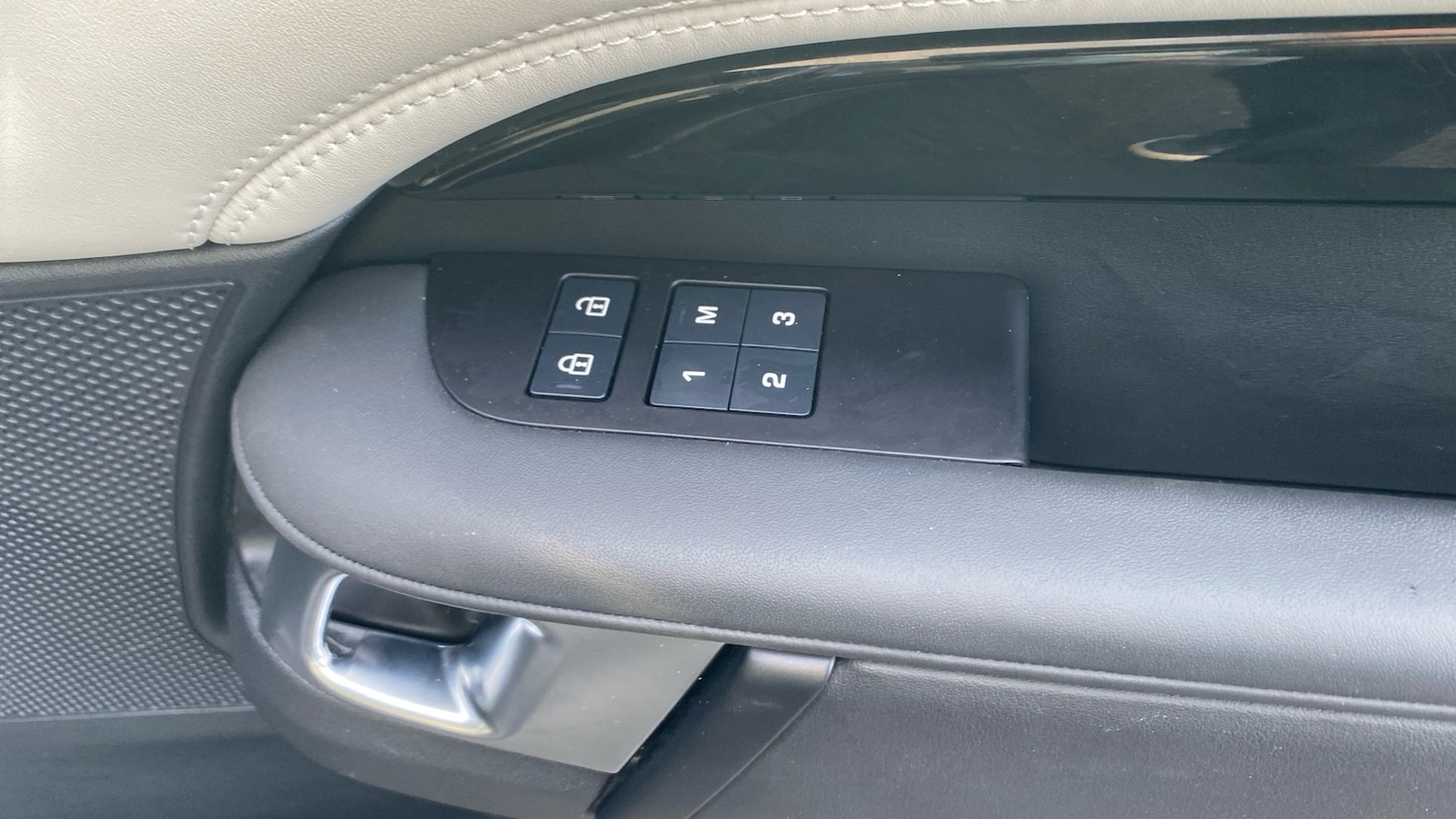 Used Land Rover Discovery 2023 for sale - 77567625: Photo 27