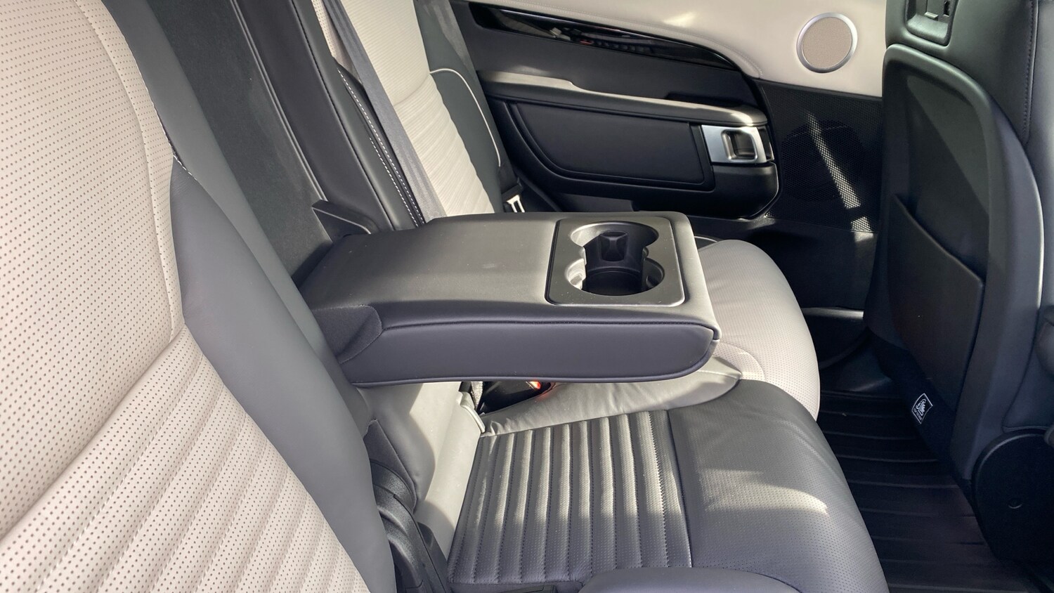 Used Land Rover Discovery 2023 for sale - 77567625: Photo 35