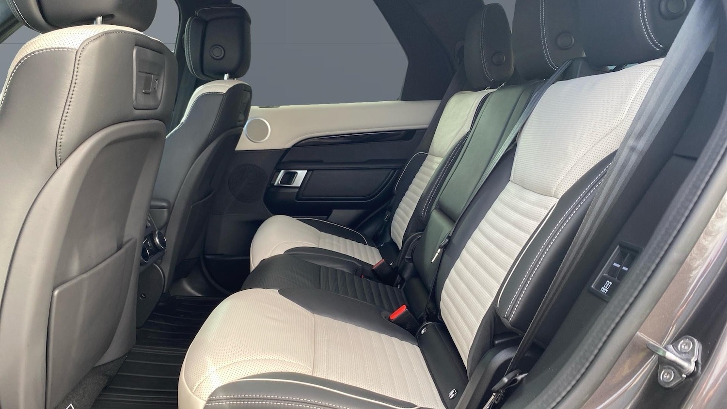 Used Land Rover Discovery 2023 for sale - 77567625: Photo 4