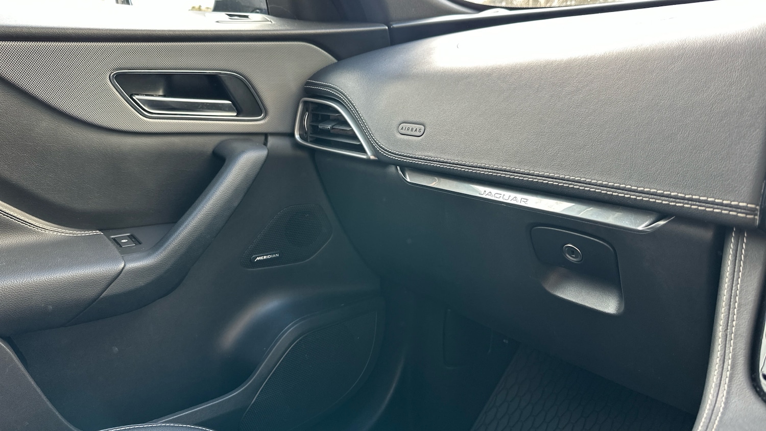 Used Jaguar F-Pace 2017 for sale - 77729704: Photo 37