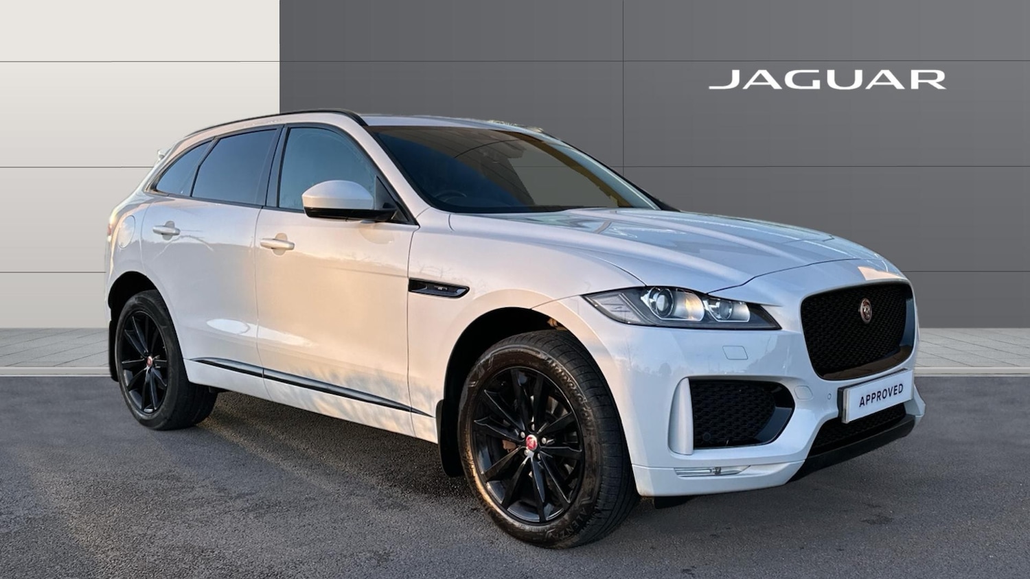 Used Jaguar F-Pace 2019 for sale - 76835336: Photo 1