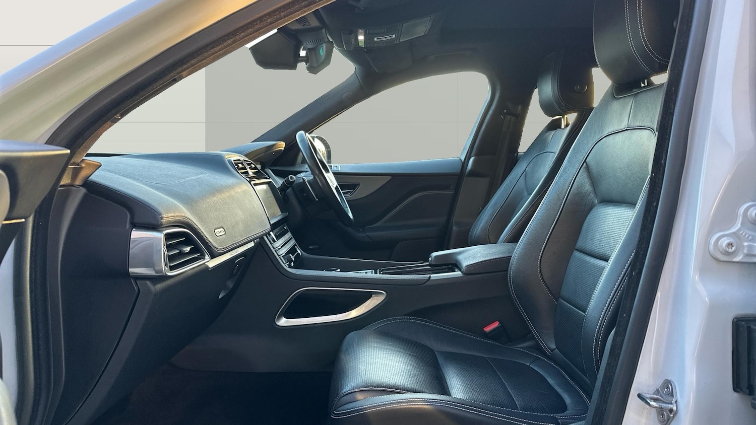 Used Jaguar F-Pace 2019 for sale - 76835336: Photo 3