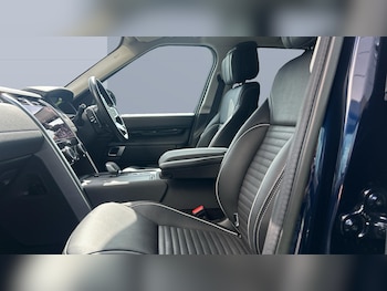 Used Land Rover Discovery 2023 for sale - 78064322: Photo