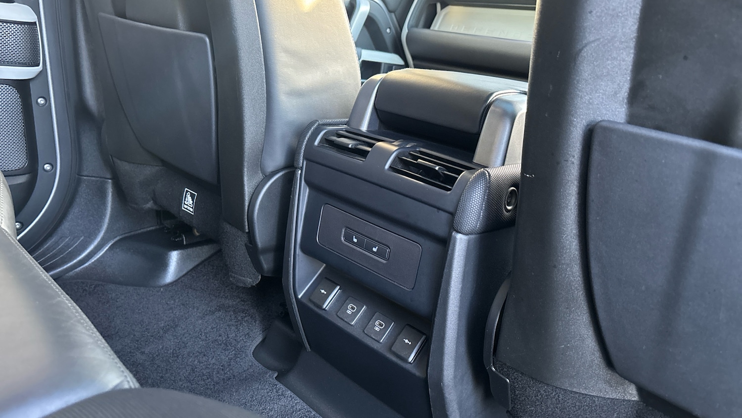 Used Land Rover Defender 2021 for sale - 76862254: Photo 18