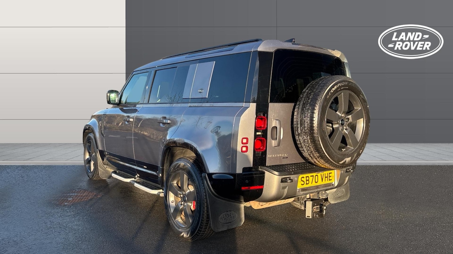 Used Land Rover Defender 2021 for sale - 76862254: Photo 2