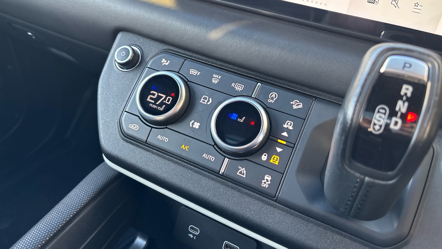 Used Land Rover Defender 2021 for sale - 76862254: Photo 40