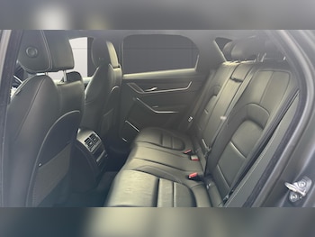 Used Jaguar F-Pace 2022 for sale - 77618782: Photo