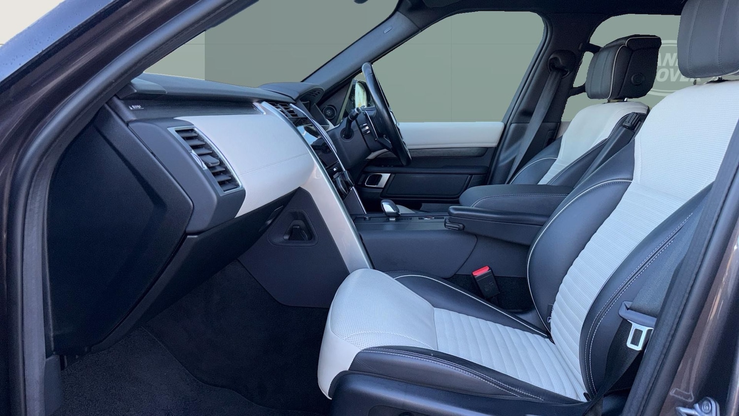 Used Land Rover Discovery 2021 for sale - 76532072: Photo 3