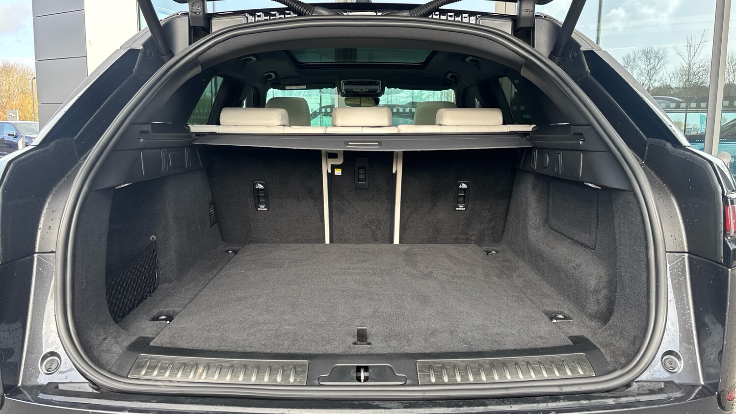 Used Land Rover Range Rover Velar 2023 for sale - 77584393: Photo 10